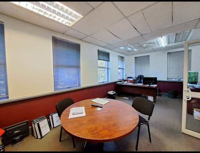 1,350M² OFFICE FOR SALE IN KLEINFONTEIN
